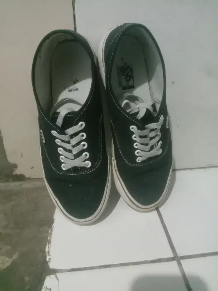 Sepatu Vans autentic