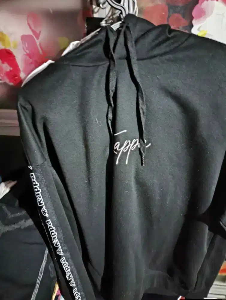 Hoodie brand jarang dipakai