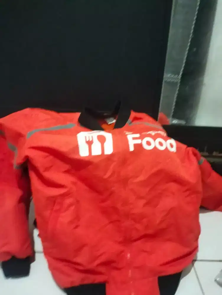 JAKET & TAS  BOX SHOPEE GOOD CONDITION JAKSEL