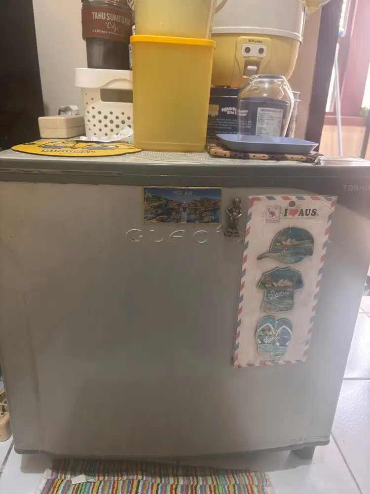 kulkas mini toshiba glacio