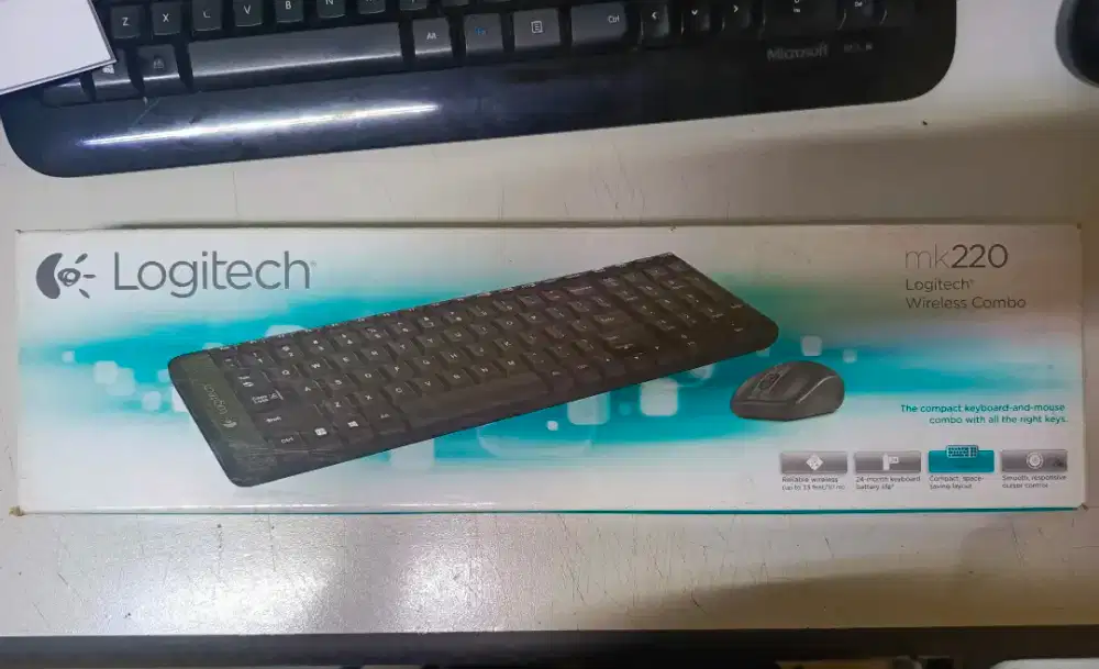 Keyboard mouse Logitech Mk220