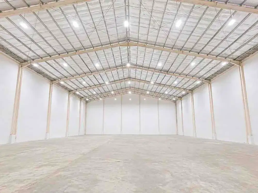 Di sewa gudang luas 2000 m2 tinggi 13 meter ada ruang kantor 3 lantai ada loading dock lokasi strategis dekat toll dan dalam kawasan industri delta silicon lippo Cikarang