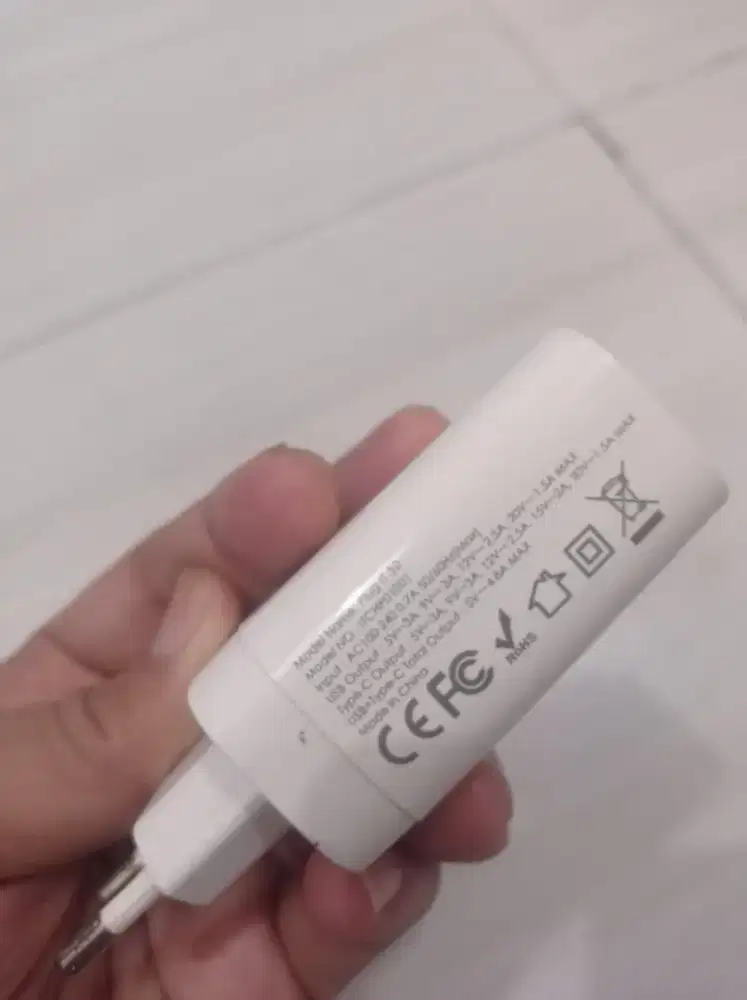 Kepala charger merek IT