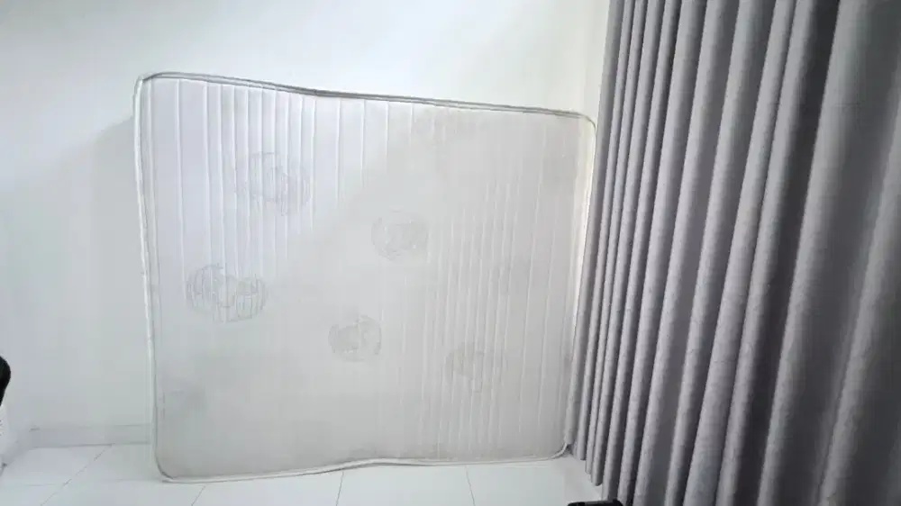 Kasur spring bed dijual like new