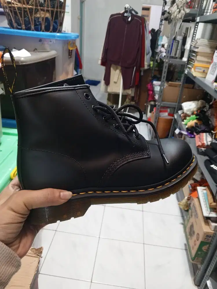 Sepatu Docmart original size 41 masih ada box nya