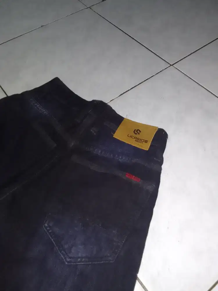 Dijual celana ukuran 28 kemeja ukuran m,semua dijamin baru