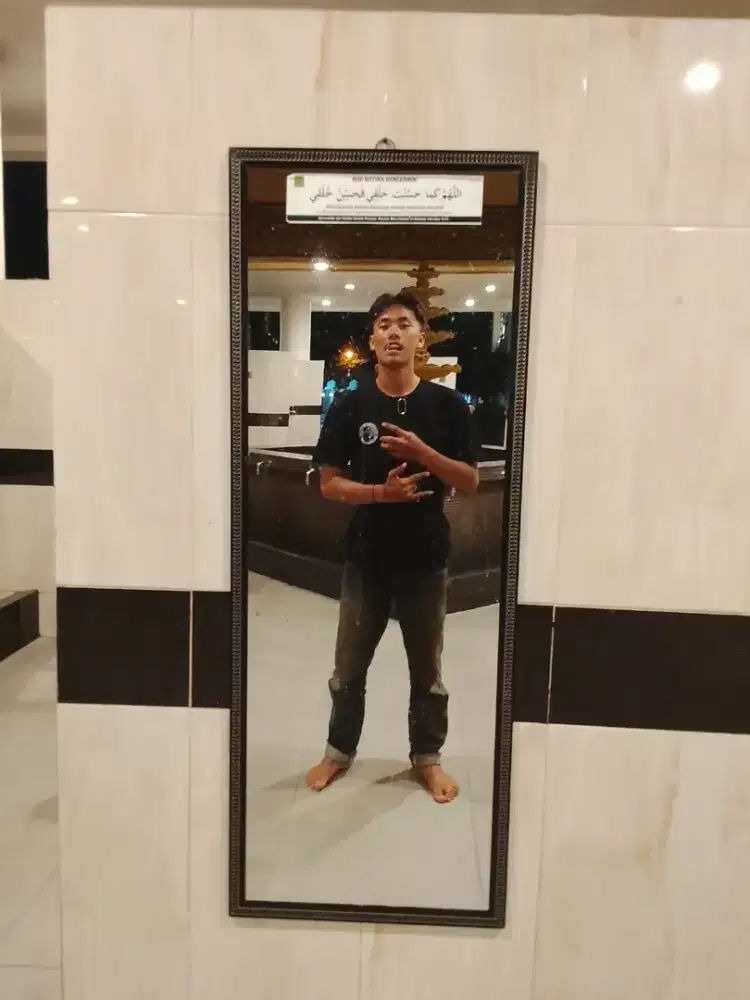 cari kerjaan apa aja yang penting halal