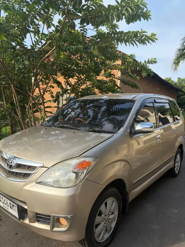 Avanza G tahun 2011 warna silver metalic
