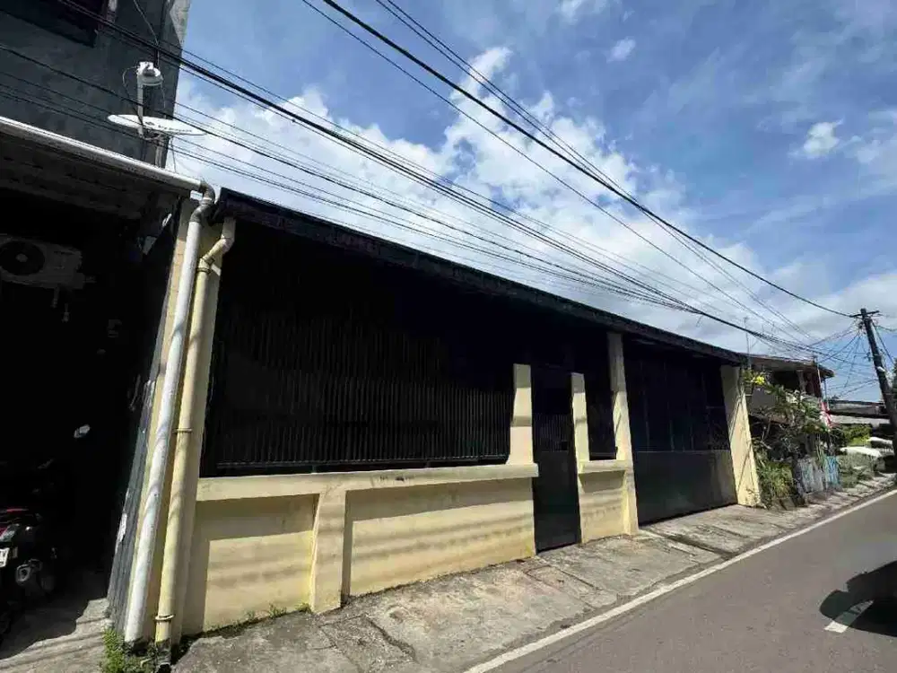 Dijual Rumah Tengah Kota ukuran besar dengan harga murah