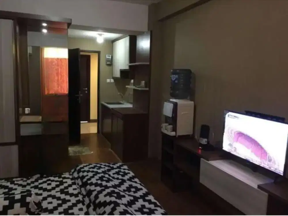Emerald Tower Apartement. Unit Apartemen Studio Furnish Di Kota Bandung