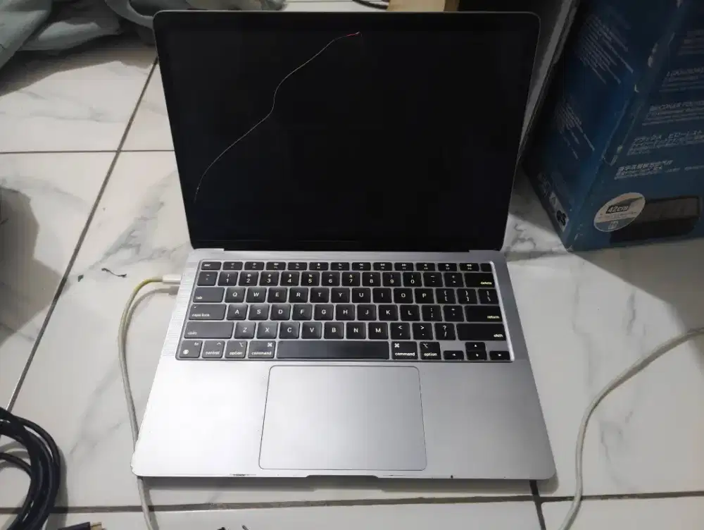 Mesin macbook air 13 M1 256GB 8GB lcd pecah unit only grey a2337