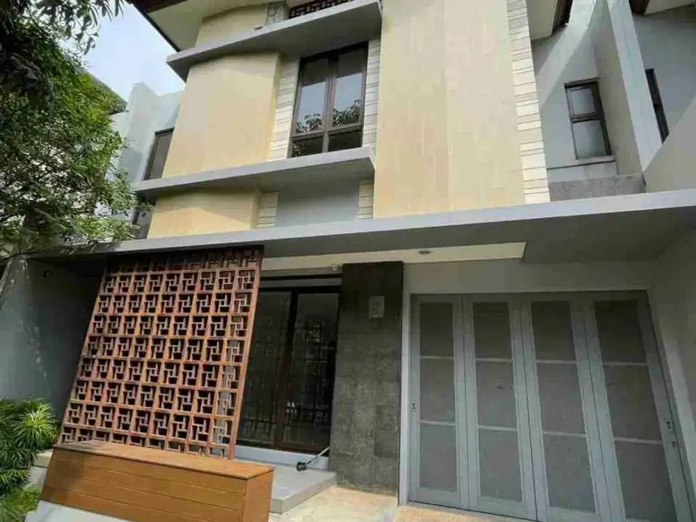FOR SALE / DI JUAL Rumah Siap Huni CLUSTER PRECIA The Eminent. BSD City