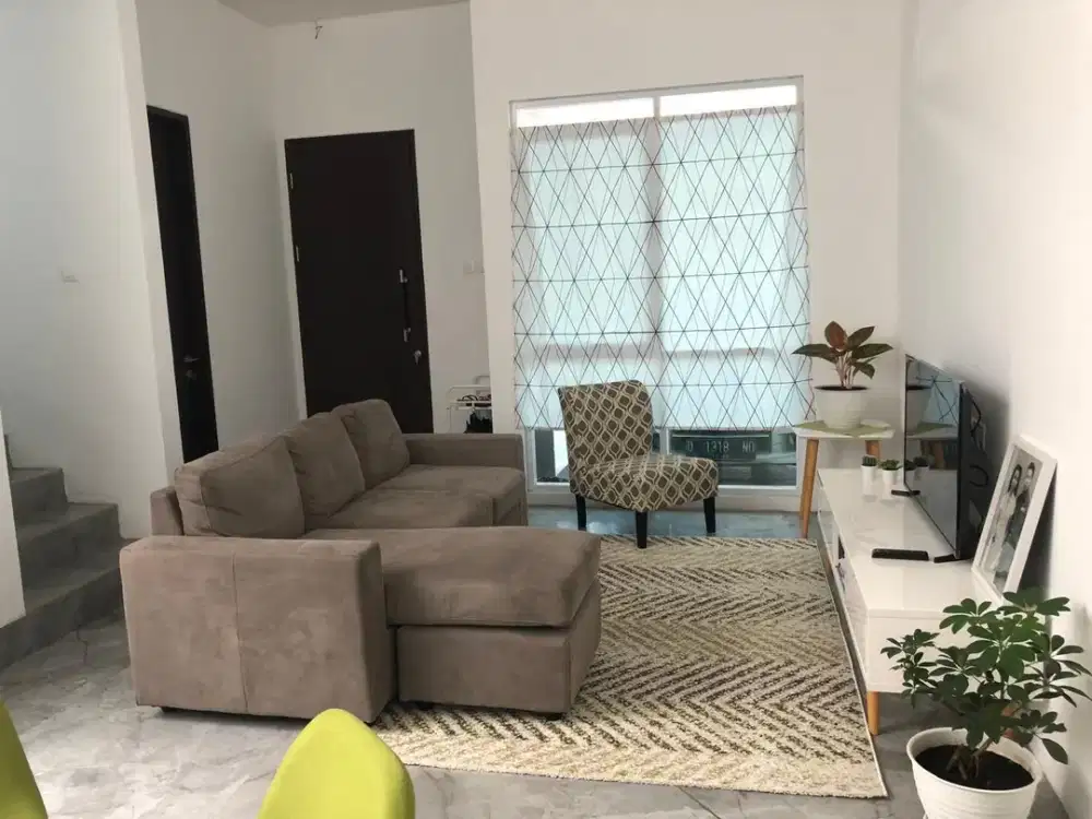 Rumah Furnish Terawat Dalam Cluster di Sayap Setraduta