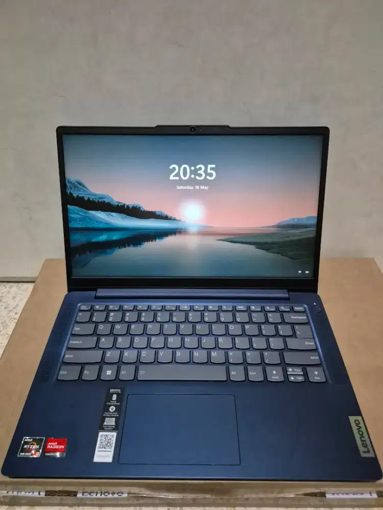 Dijual laptop Lenovo Ideapad Slim 3 Ryzen 3 7320u RAM 8GB SSD 512GB