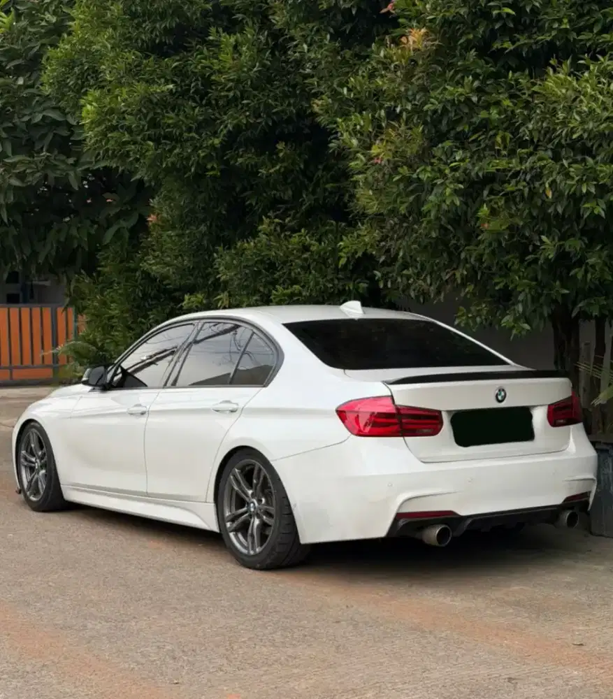 MURAH. BMW 320i LCi Sport 2017 f30 2016 m 328i