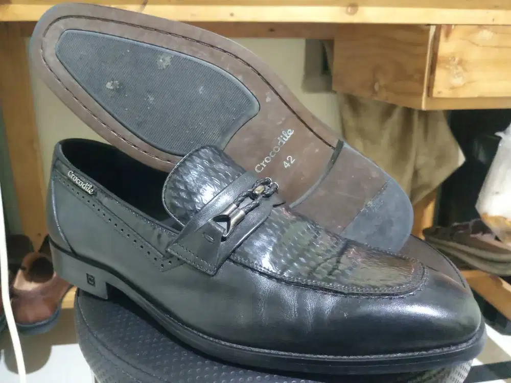 SEPATU PANTOFEL CROCODILE WARNA HITAM ORIGINAL