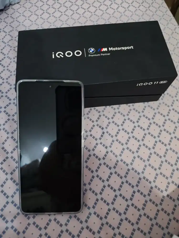 HP iqoo11 5G, 16/256  vivo