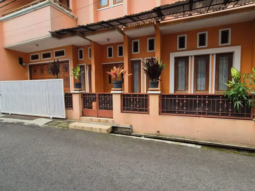 Rumah 2 Lantai di Caigadung Area Dago Bandung