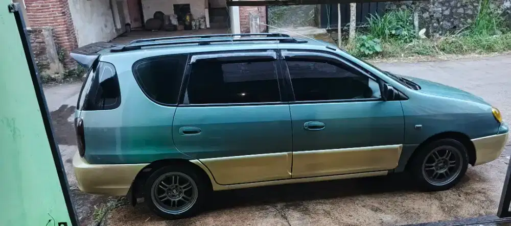 Kia Carens 1 2000 matic