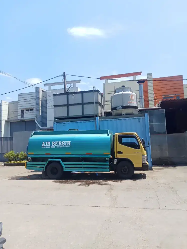 Menjual air bersih