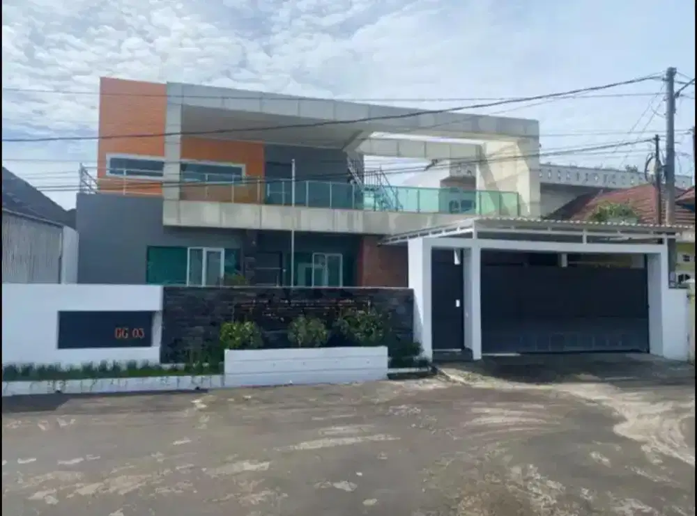 Dijual rumah diJakabaring 2 lantai diTaman Ogan Permai Hrg: 2,3 Milyar