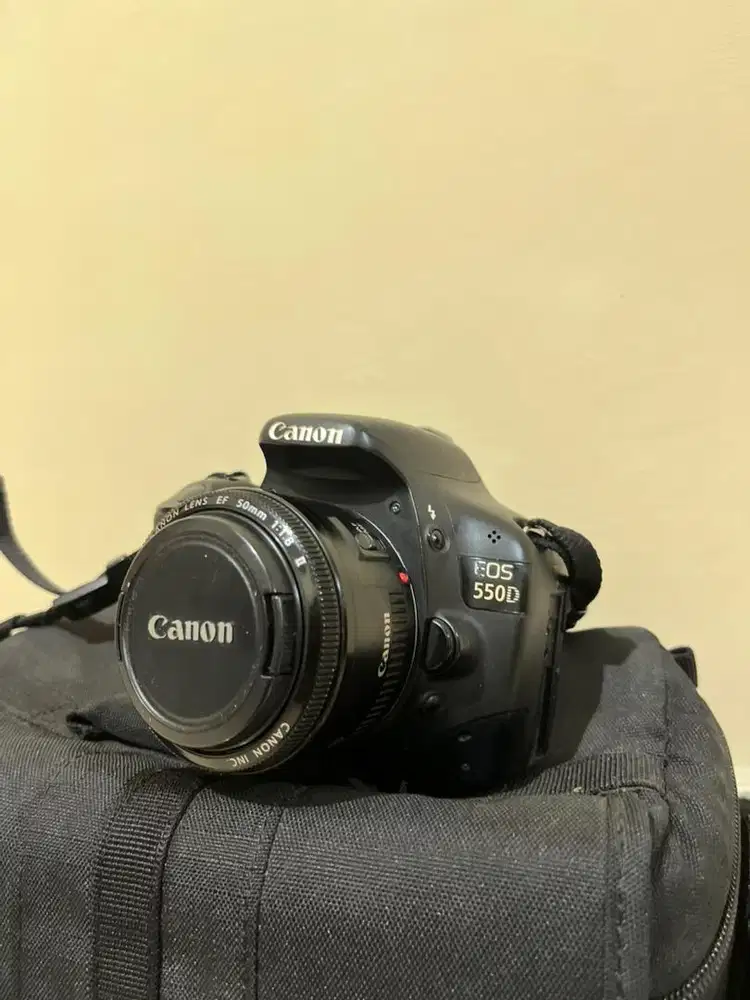 Kamera DSLR CANON  EOS 550D