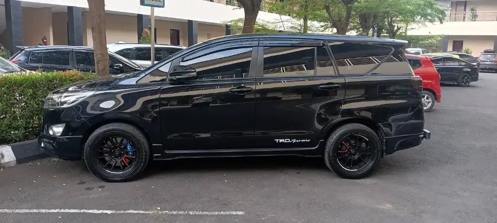 Innova reborn diesel Matic type V TRD Sportivo ( dari lahir )