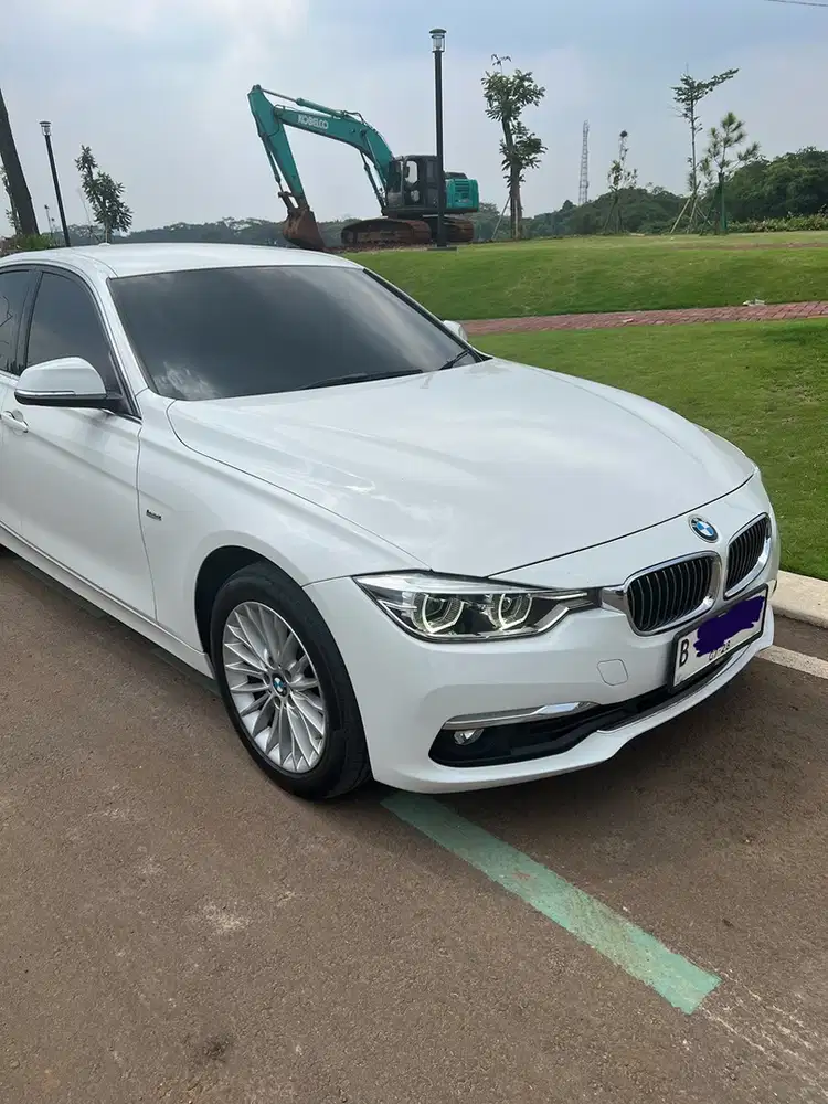 BMW 320i f30 LCI 2018 digital spido mulus