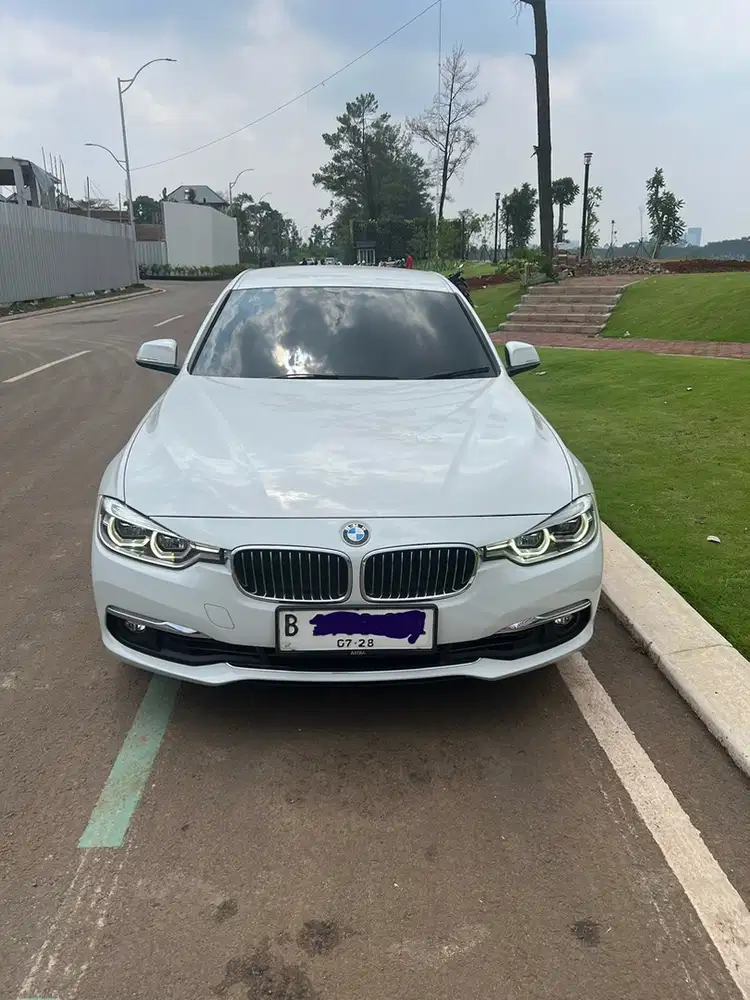 BMW 320i f30 LCI 2018 digital spido mulus