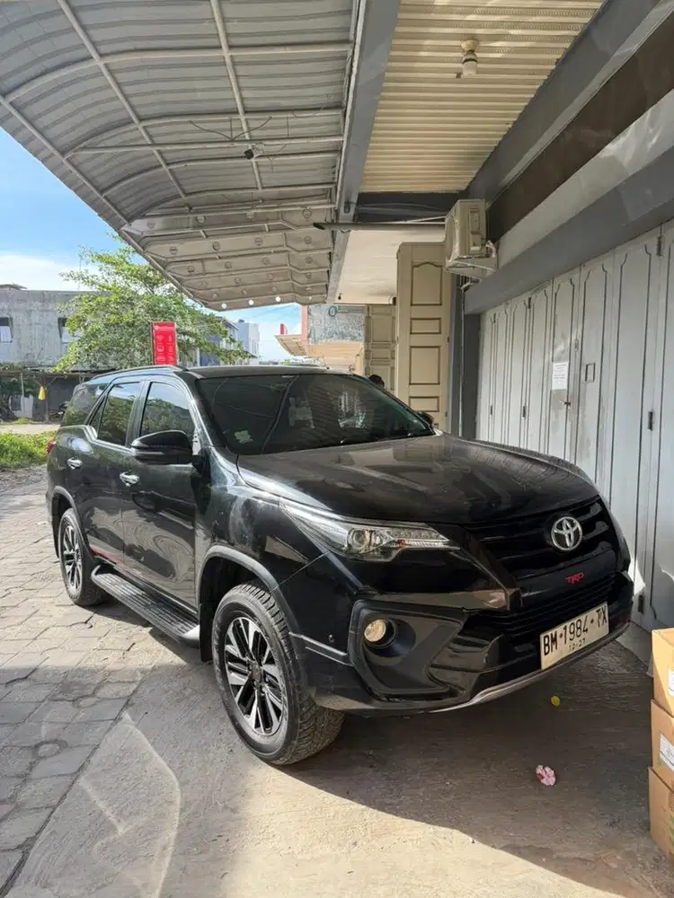 TOYOTA FORTUNER VRZ 2.4 DIESEL 2017 AUTOMATIC DOEBEL CAKRAM