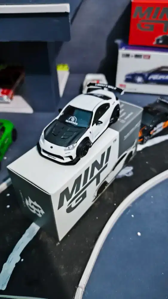 Mini GT Toyota GR86 LB Nation White