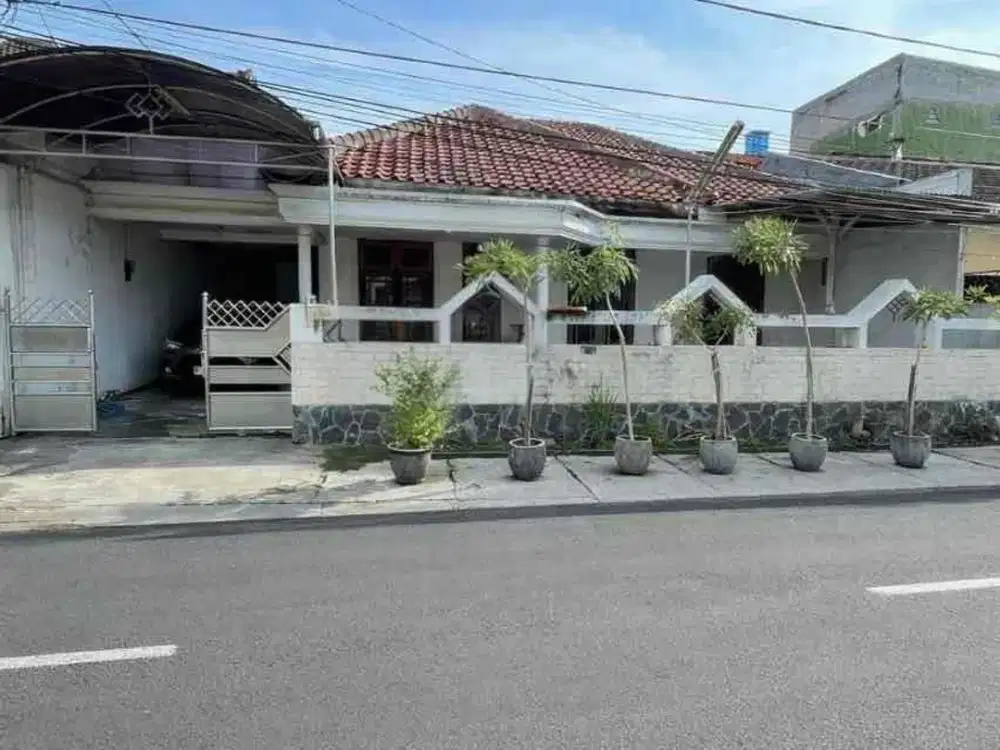 *JUAL CEPAT*
*RUMAH PUSAT KOTA 1 LANTAI 0 JALAN STRATEGIS DAN BISA UNTUK KOMERSIL*