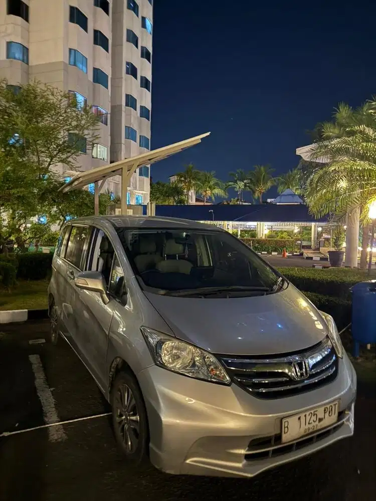 Honda Freed PSD 2012