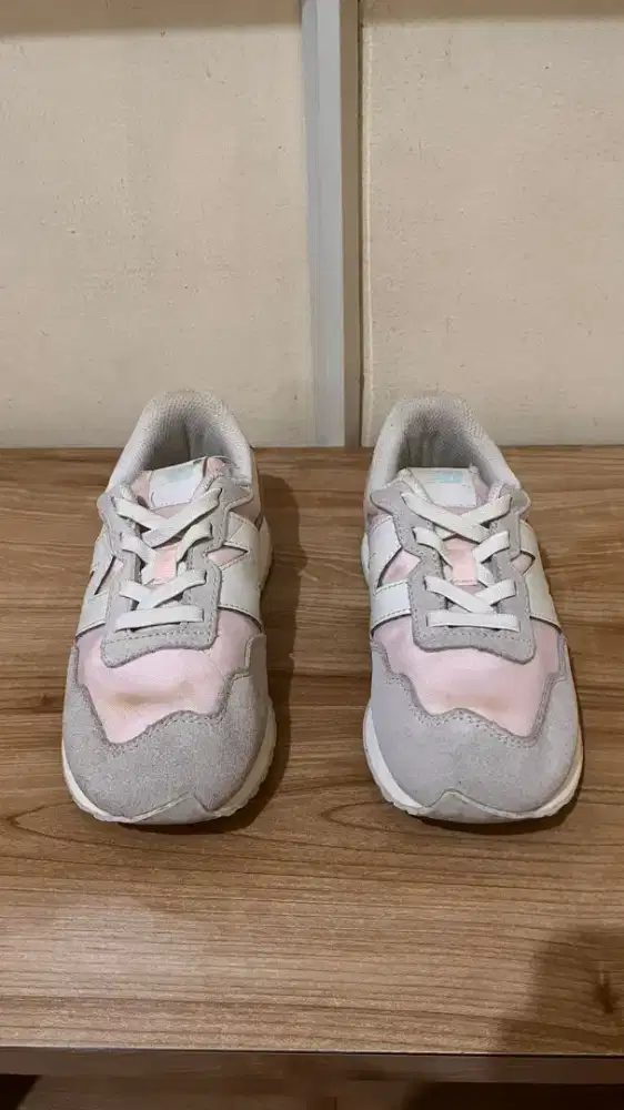 Sepatu New Balance Kids Original 100% (size 35)