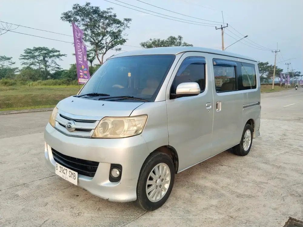 Daihatsu Luxio 2009 Bensin
