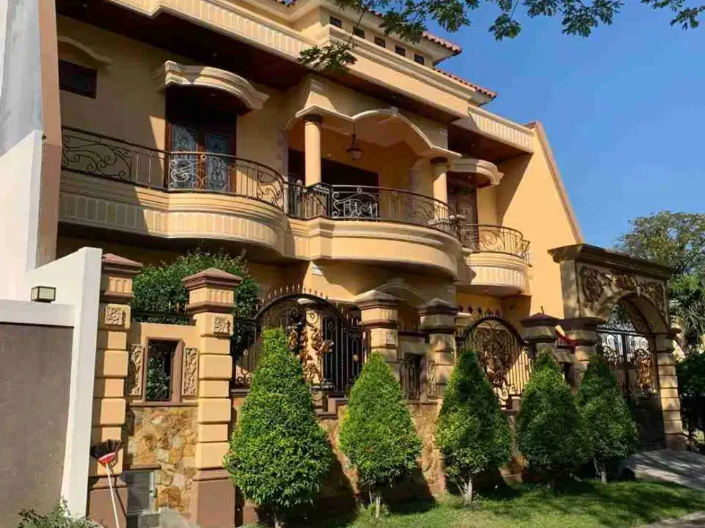 Dijual Rumah Mewah Villa Royal, Pakuwon City, Fully Furnish