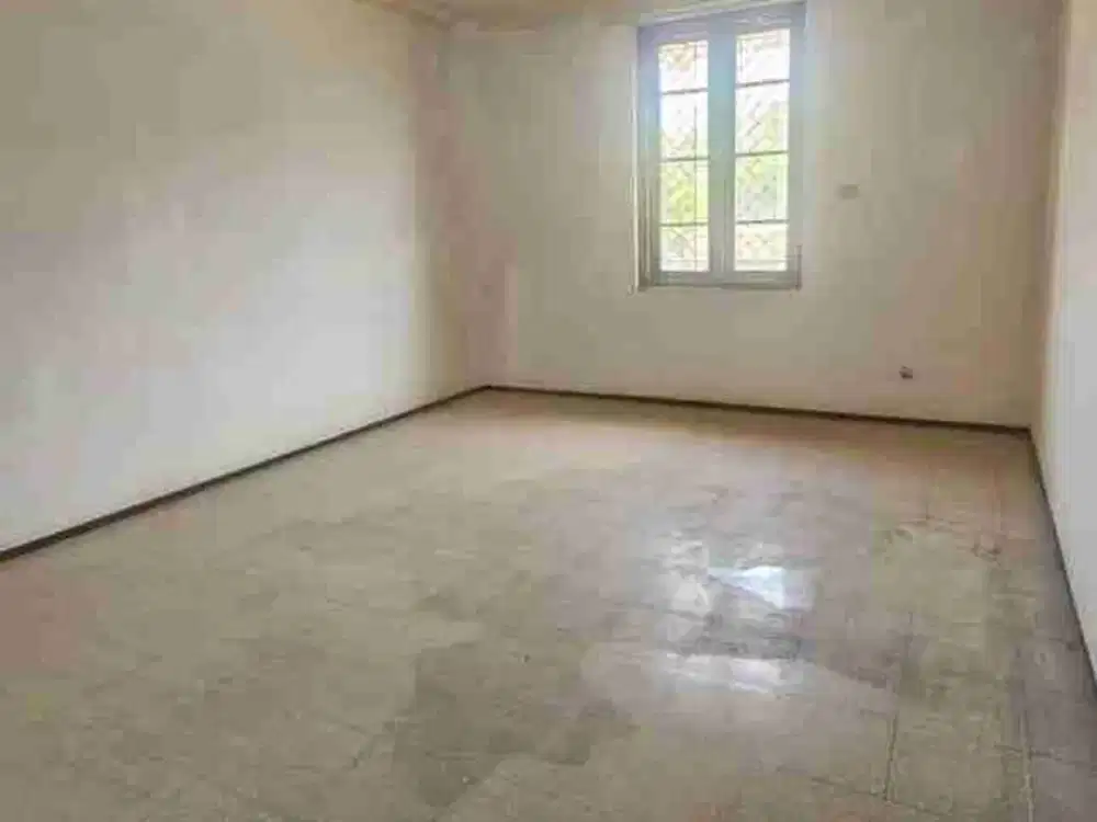 Murah Dijual Rumah Dukuh Kupang Timur. dkt Ciputra World
