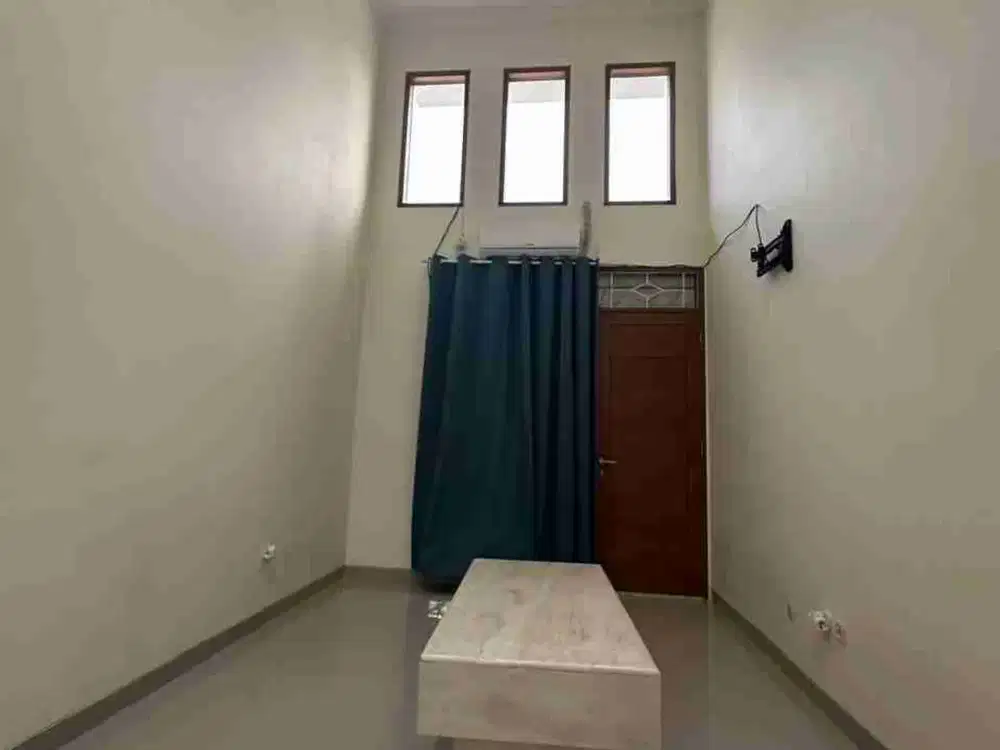 rumah dengan kolam renang pribadi di Kemang Pratama Bekasi