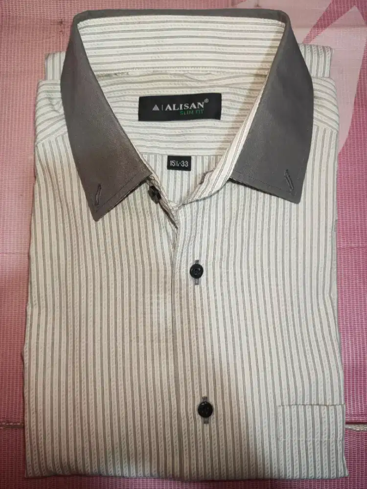 ALISAN SLIM FIT KEMEJA PRIA [KERAH ABU-ABU]