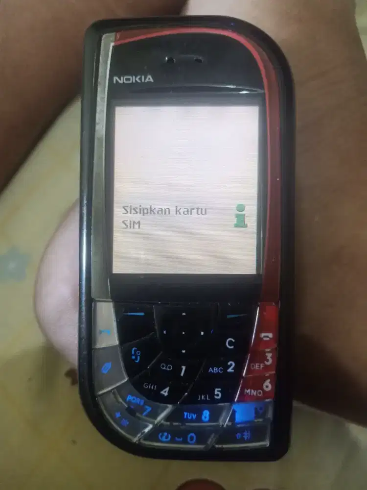 Nokia 7610. Hp normal.