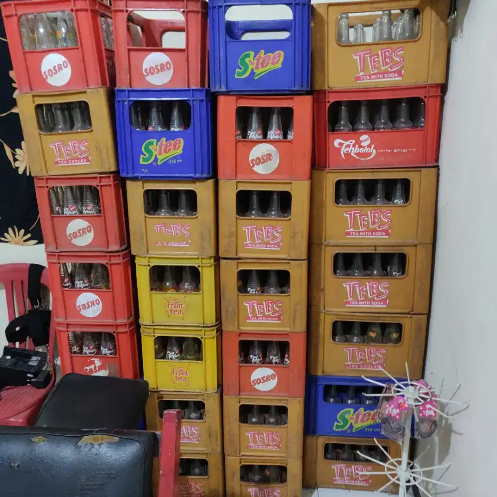 27 Full peti dengan botol kosong ,mau jual murah banget