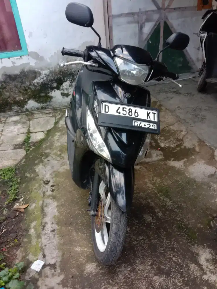 Yamaha Mio J hitam