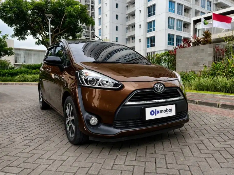 DP Murah Toyota Sienta 1.5 V Bensin-MT 2017 CCOLB