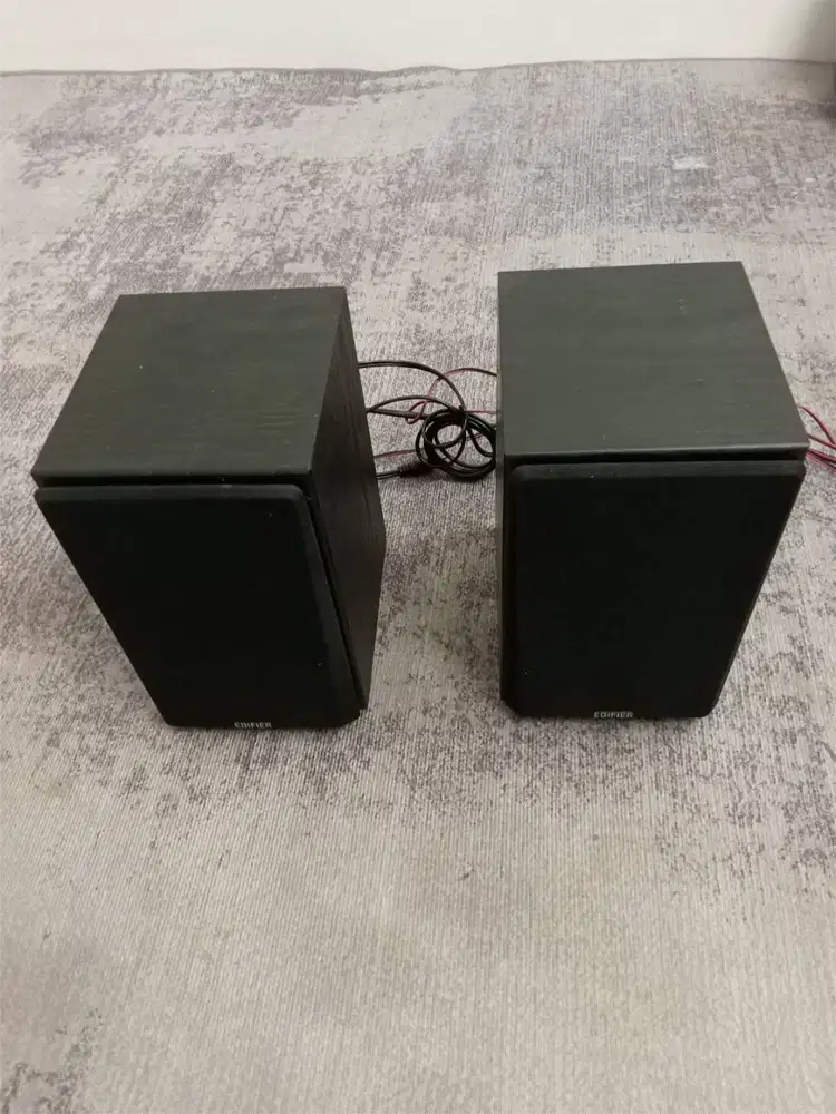 Edifier Active Bookshelf Speaker System 2.0 24W RMS - R1000T4