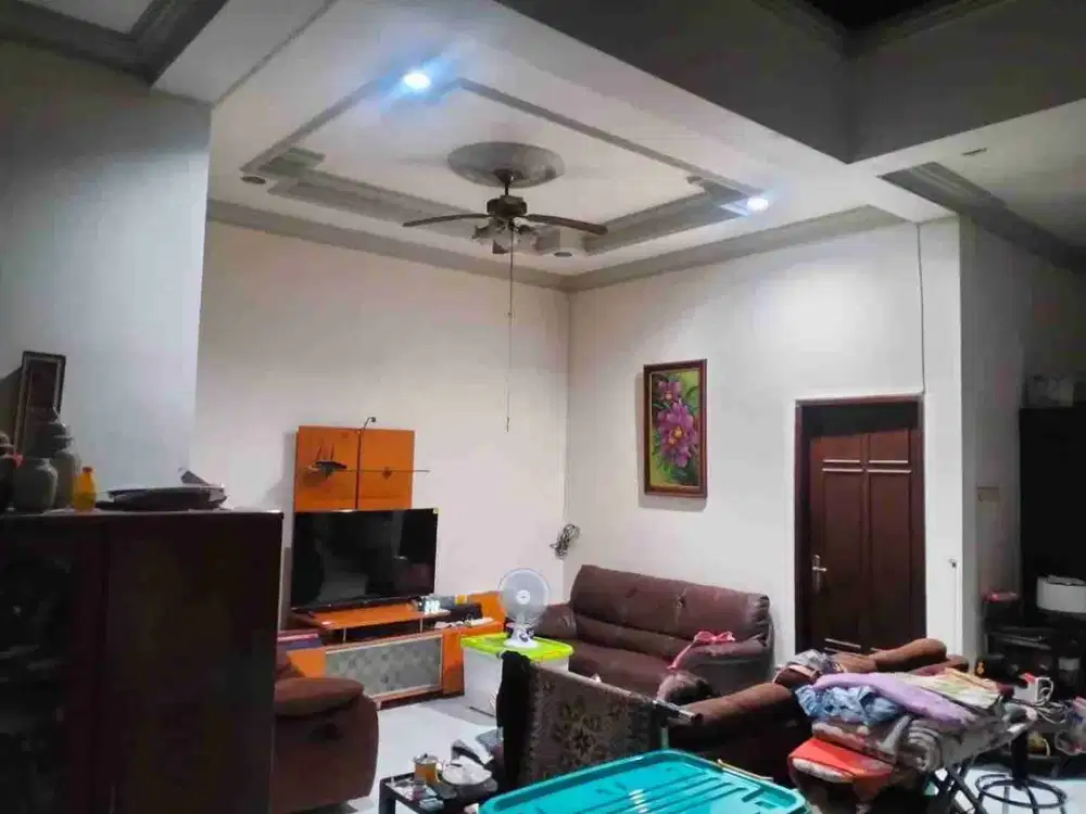 Dijual Rumah 2 lantai Boulevard Taman Pondok Indah Wiyung Negotiable