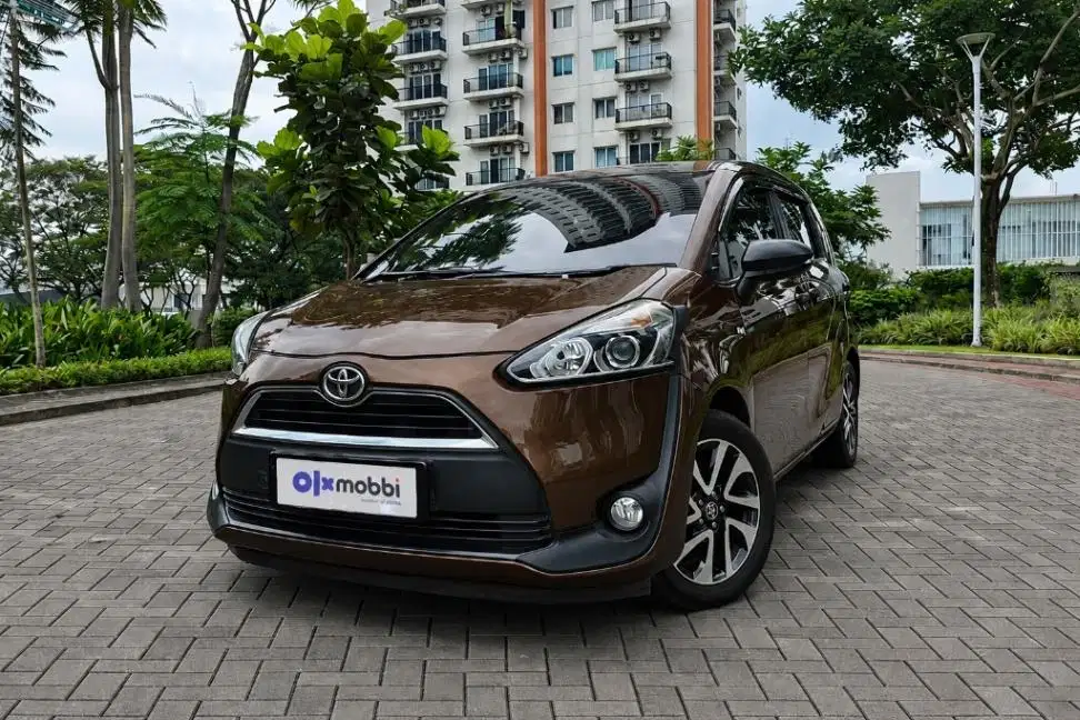 DP Murah Toyota Sienta 1.5 V Bensin-MT 2017 CCOLB