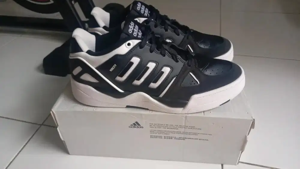 Adidas midcity low black white original