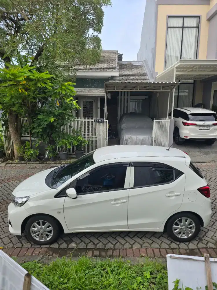 JUAL CEPAT GARASI PENUH
BRIO SATYA 1.2 A/T warna Putih tahun 2022