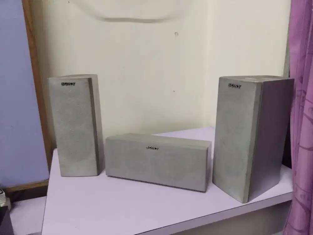 2 Speaker surround 1 speaker cenderung SONY