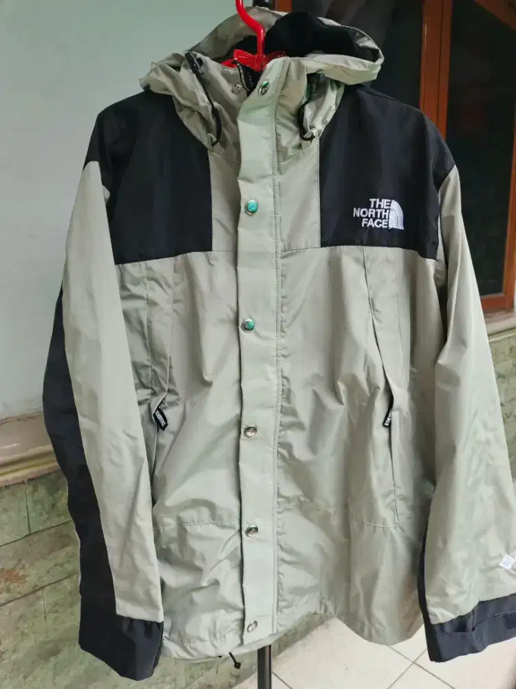 Jaket TNF GORETEK anti air size L